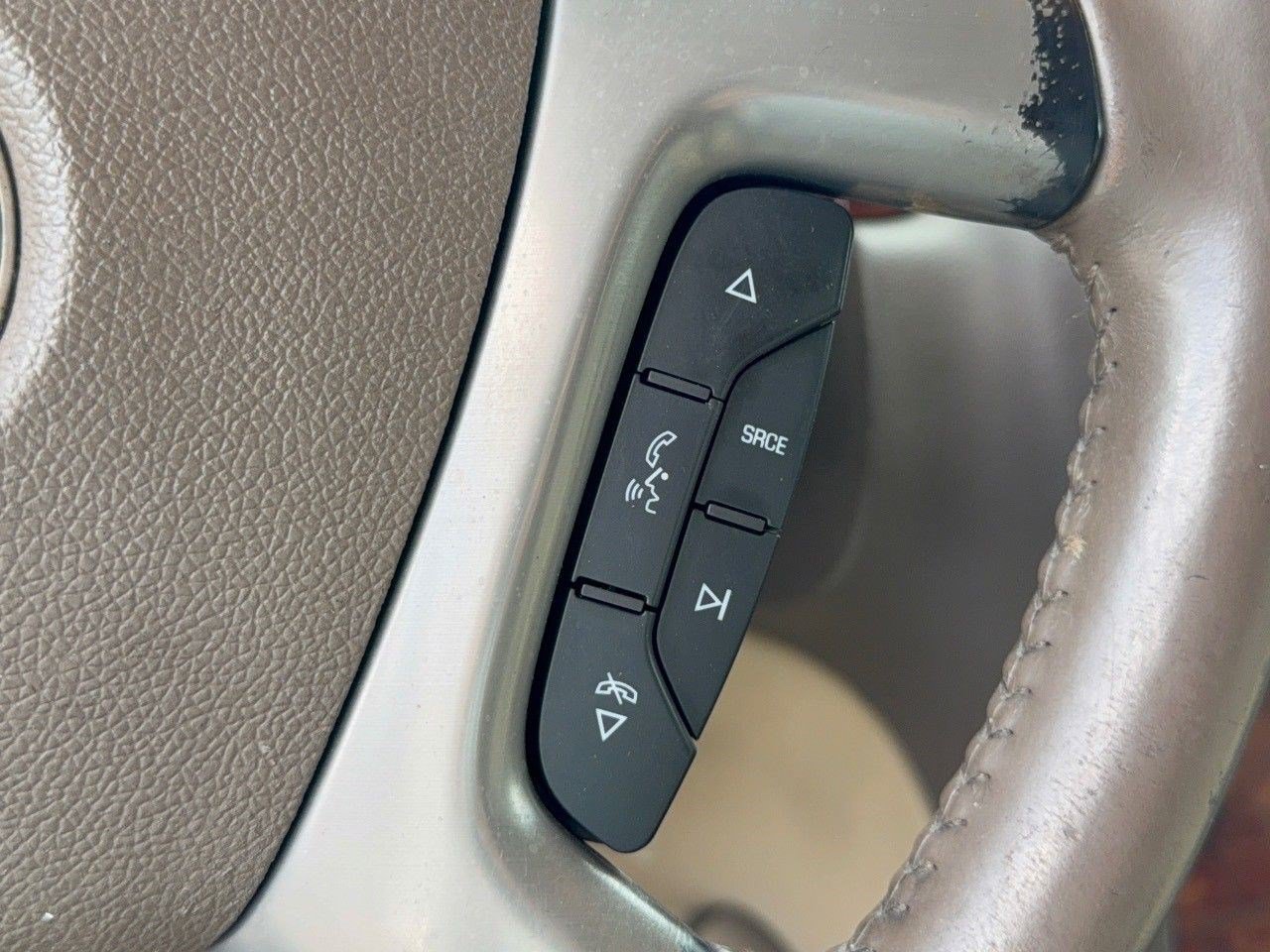Used 2012 Chevrolet Suburban LS w/ Convenience Package 1 RWD image 17