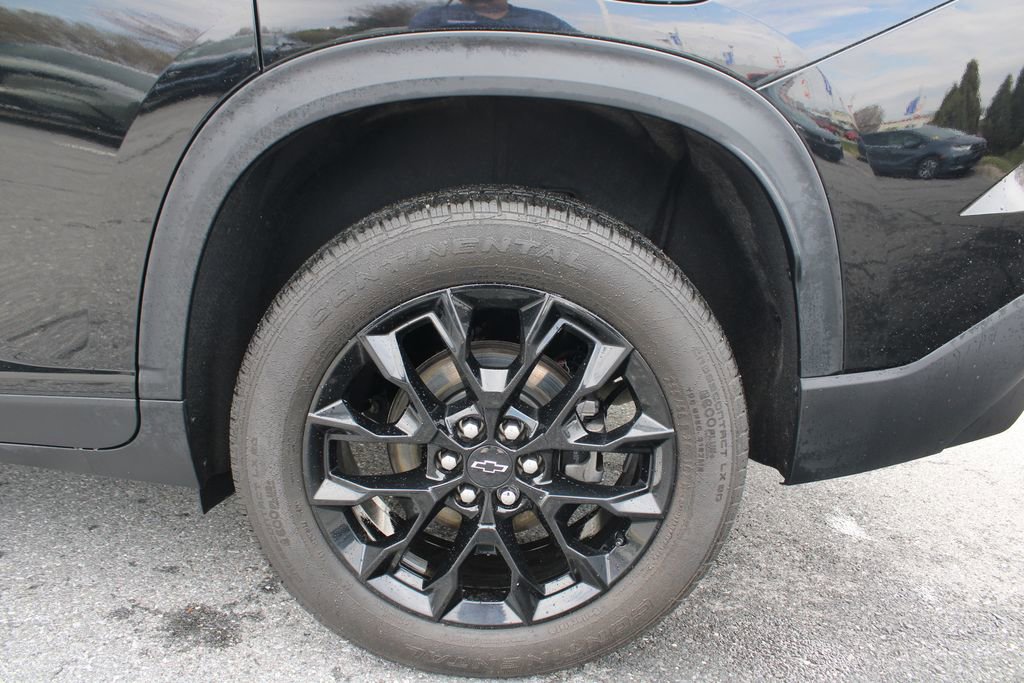Used 2024 Chevrolet Traverse LS w/ Midnight/Sport Edition image 33