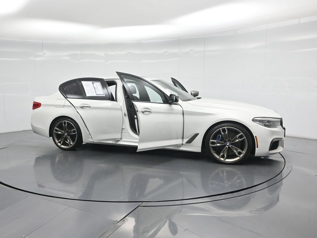 Used 2018 BMW M550i xDrive AWD/4WD image 31
