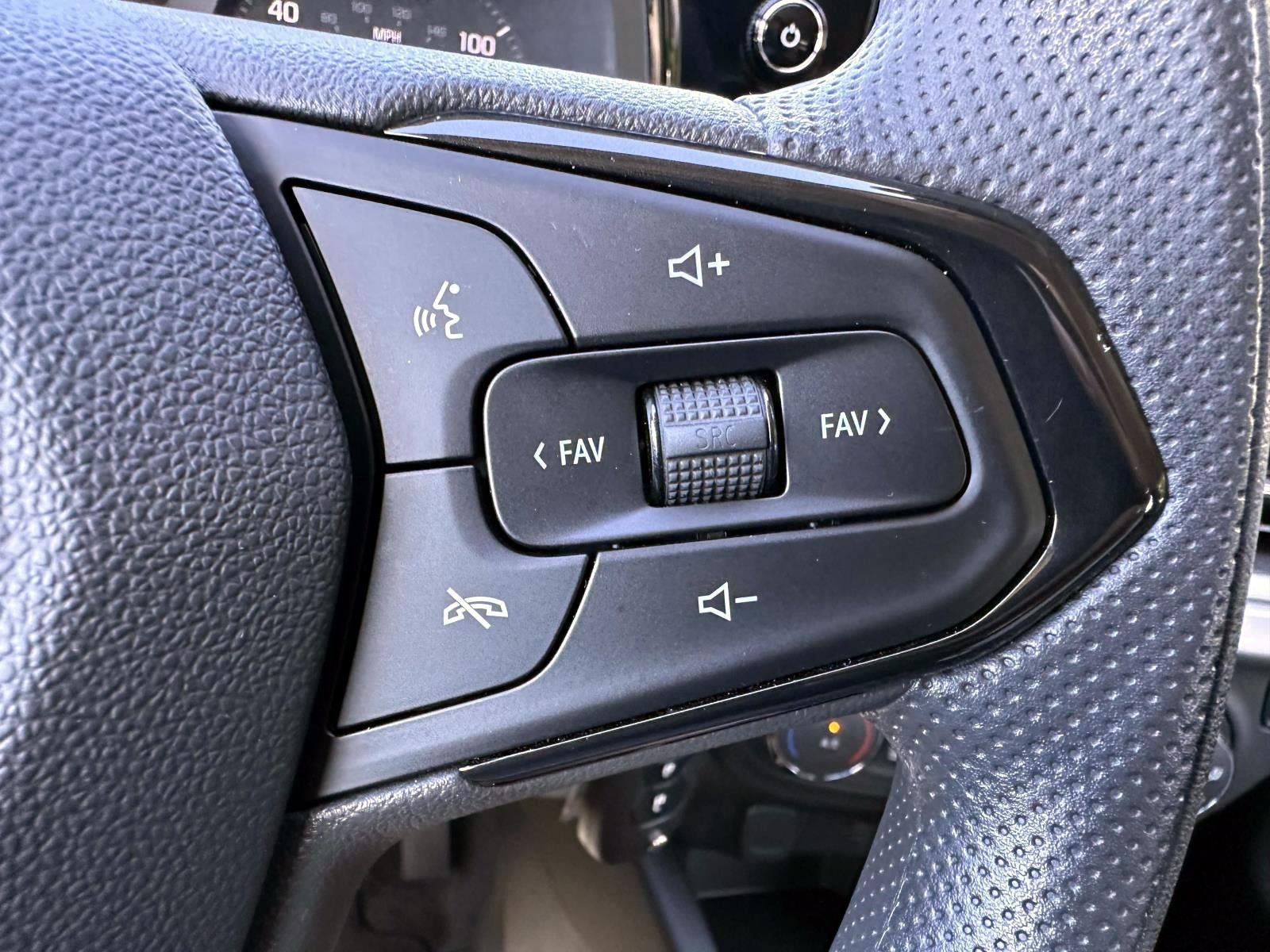 Used 2024 Chevrolet Trax LS w/ LS Convenience Package FWD image 16