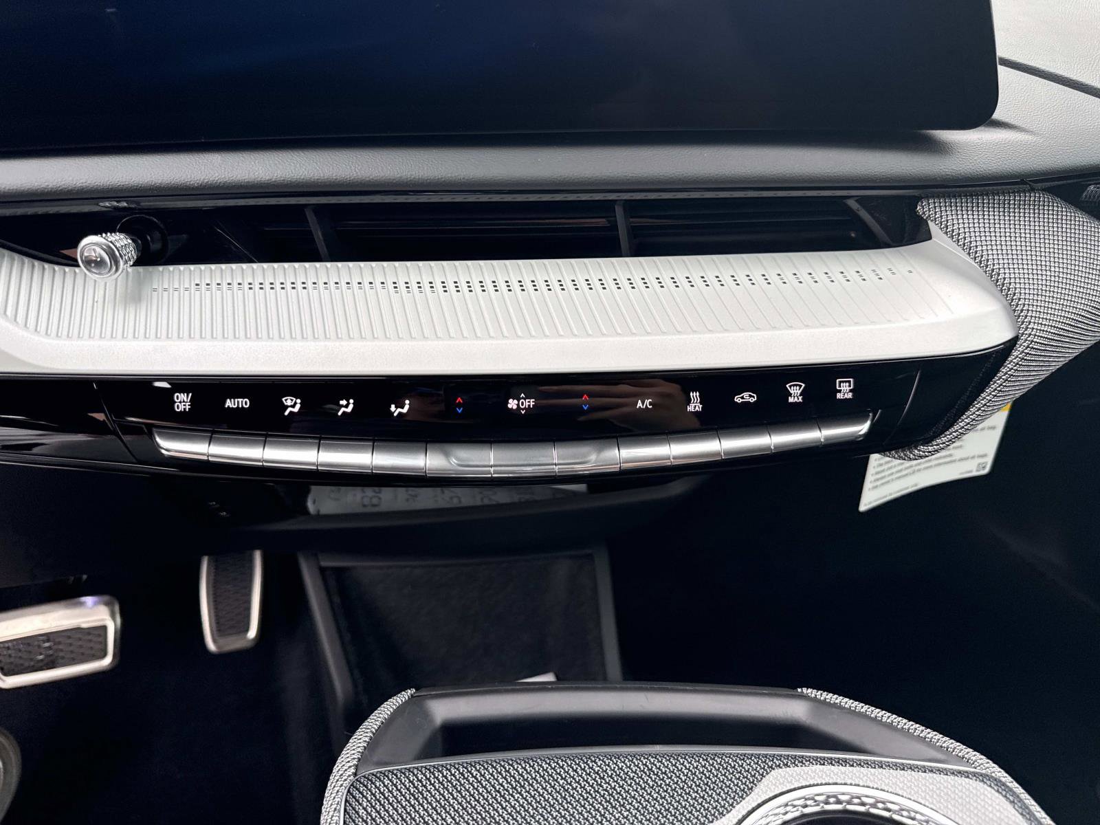 New 2026 Cadillac Optiq Luxury 2 image 28