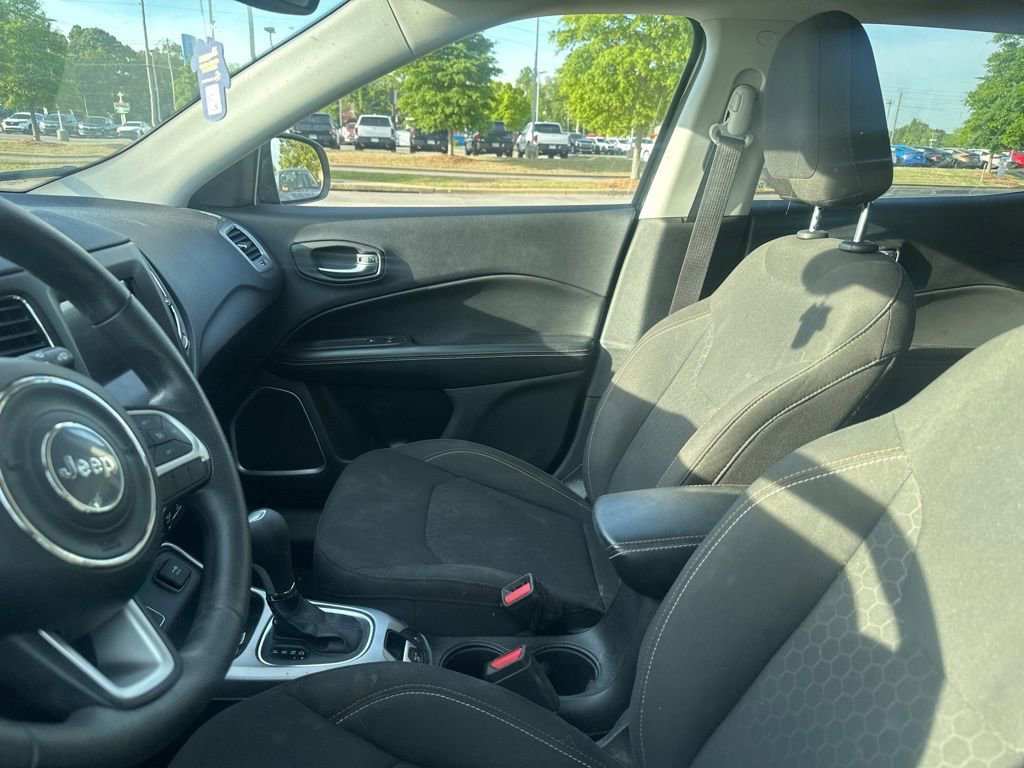 Used 2020 Jeep Compass Sport image 8