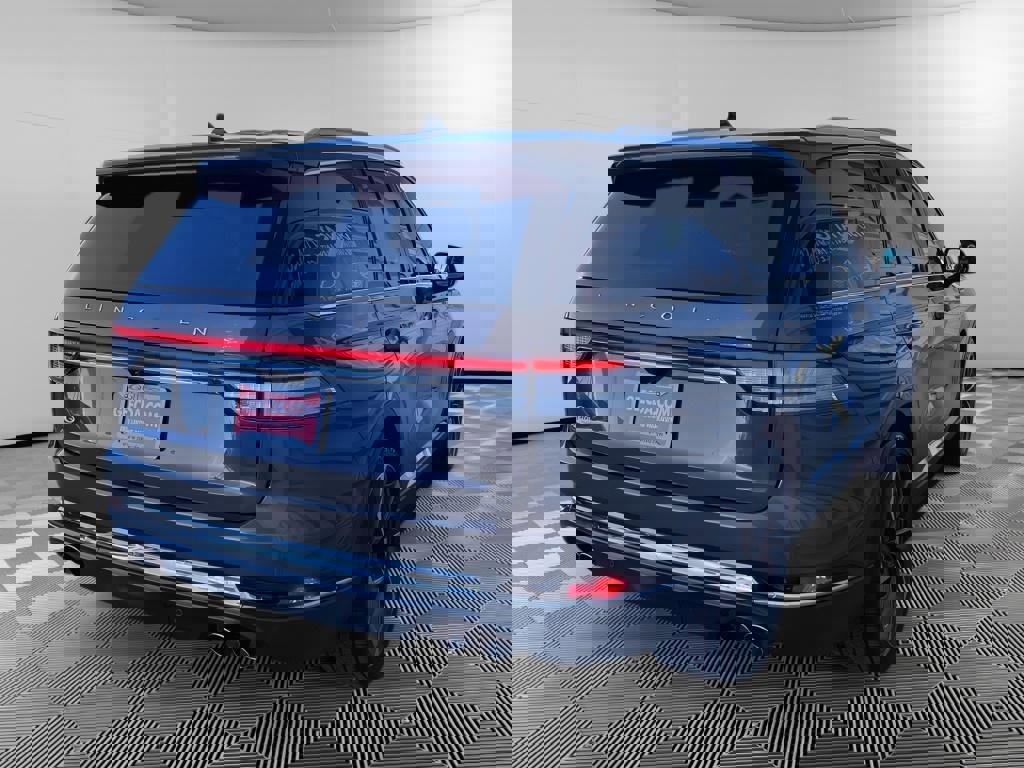 Used 2022 Lincoln Aviator Reserve w/ Equipment Group 201A image 4