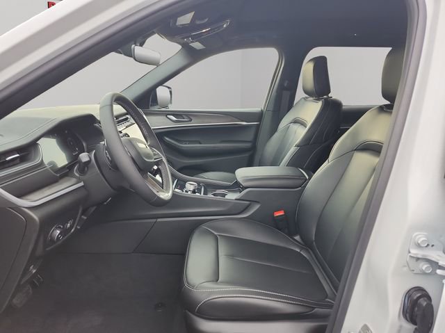 New 2025 Jeep Grand Cherokee L Limited image 9