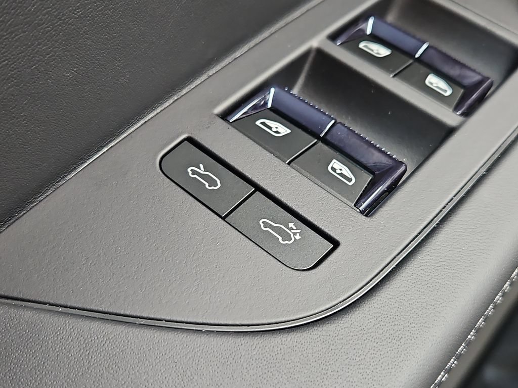 New 2026 Porsche Cayenne Turbo AWD/4WD image 22