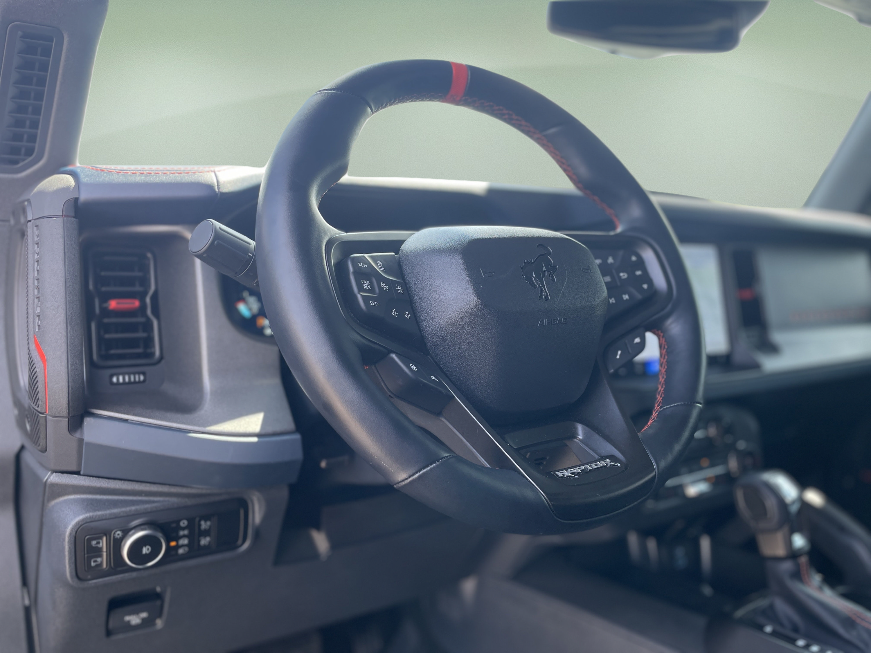 Used 2025 Ford Bronco Raptor AWD/4WD image 14