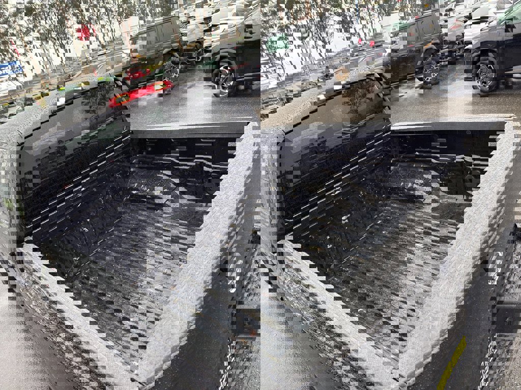 Used 2022 Nissan Frontier SV w/ Technology Package image 7