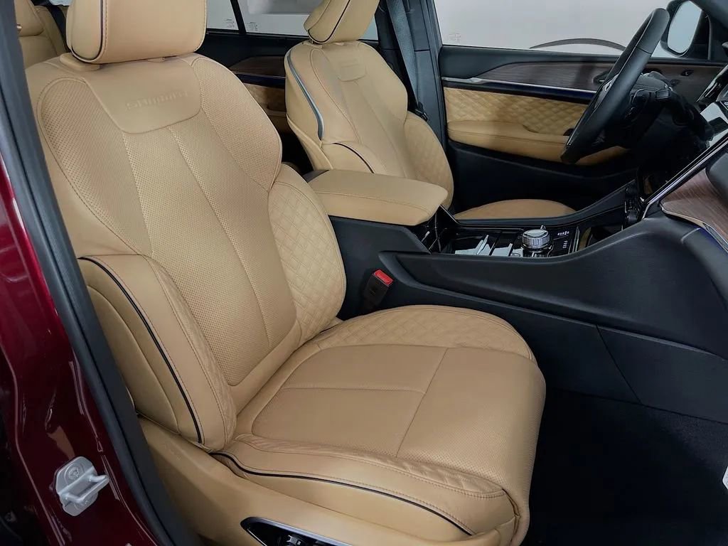 New 2025 Jeep Grand Cherokee Summit w/ Adv Protech Group IV image 29