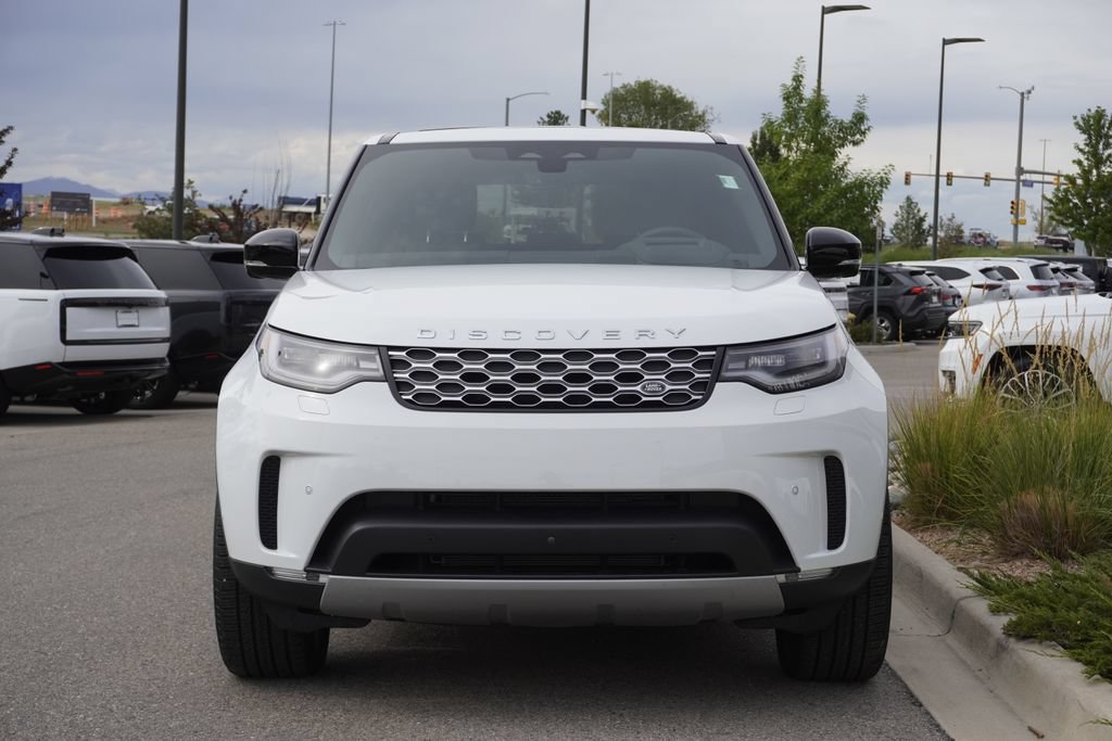 Used 2025 Land Rover Discovery S AWD/4WD image 5