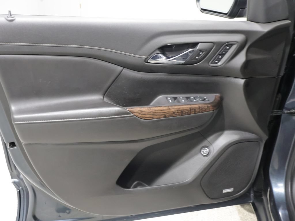 Used 2020 GMC Acadia Denali w/ Technology Package AWD/4WD image 13