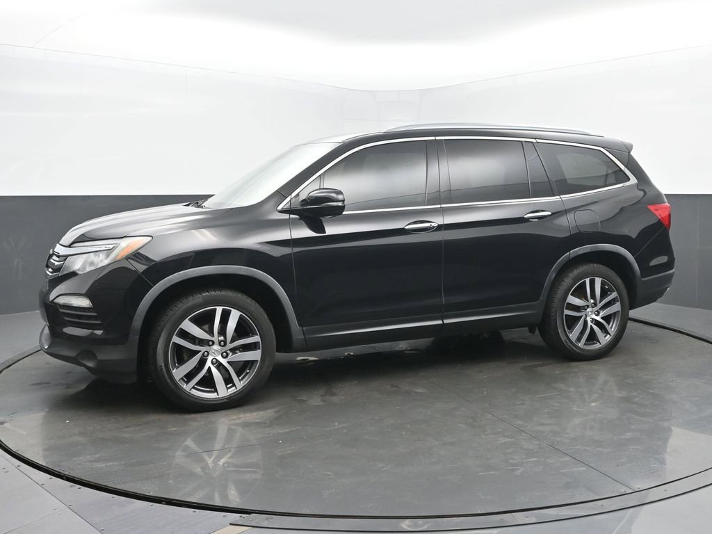 Used 2017 Honda Pilot Touring image 2