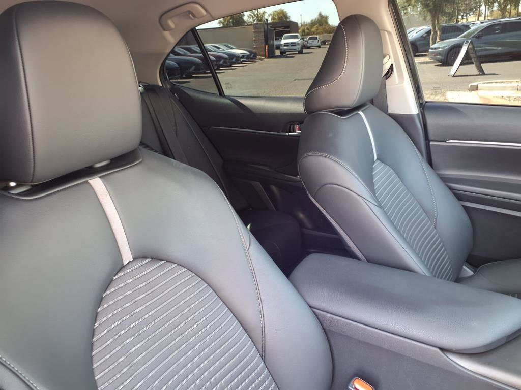 Used 2023 Toyota Camry SE image 12