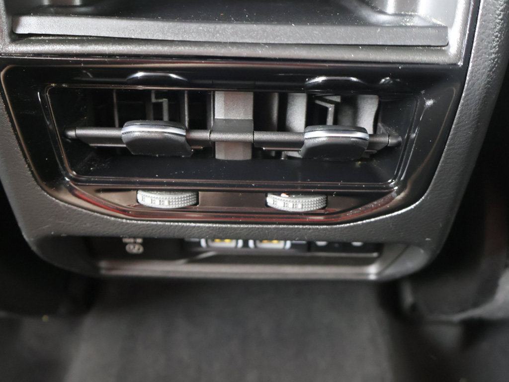Used 2023 Jeep Grand Cherokee Limited AWD/4WD image 50