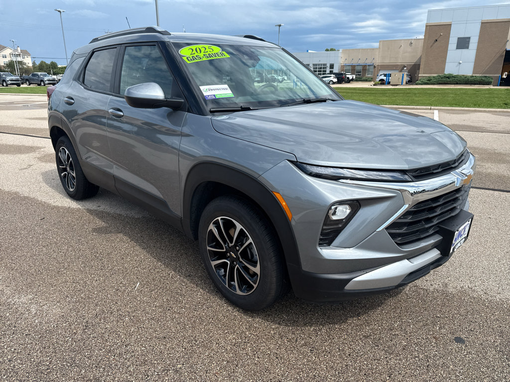 Used 2025 Chevrolet TrailBlazer LT AWD/4WD image 6