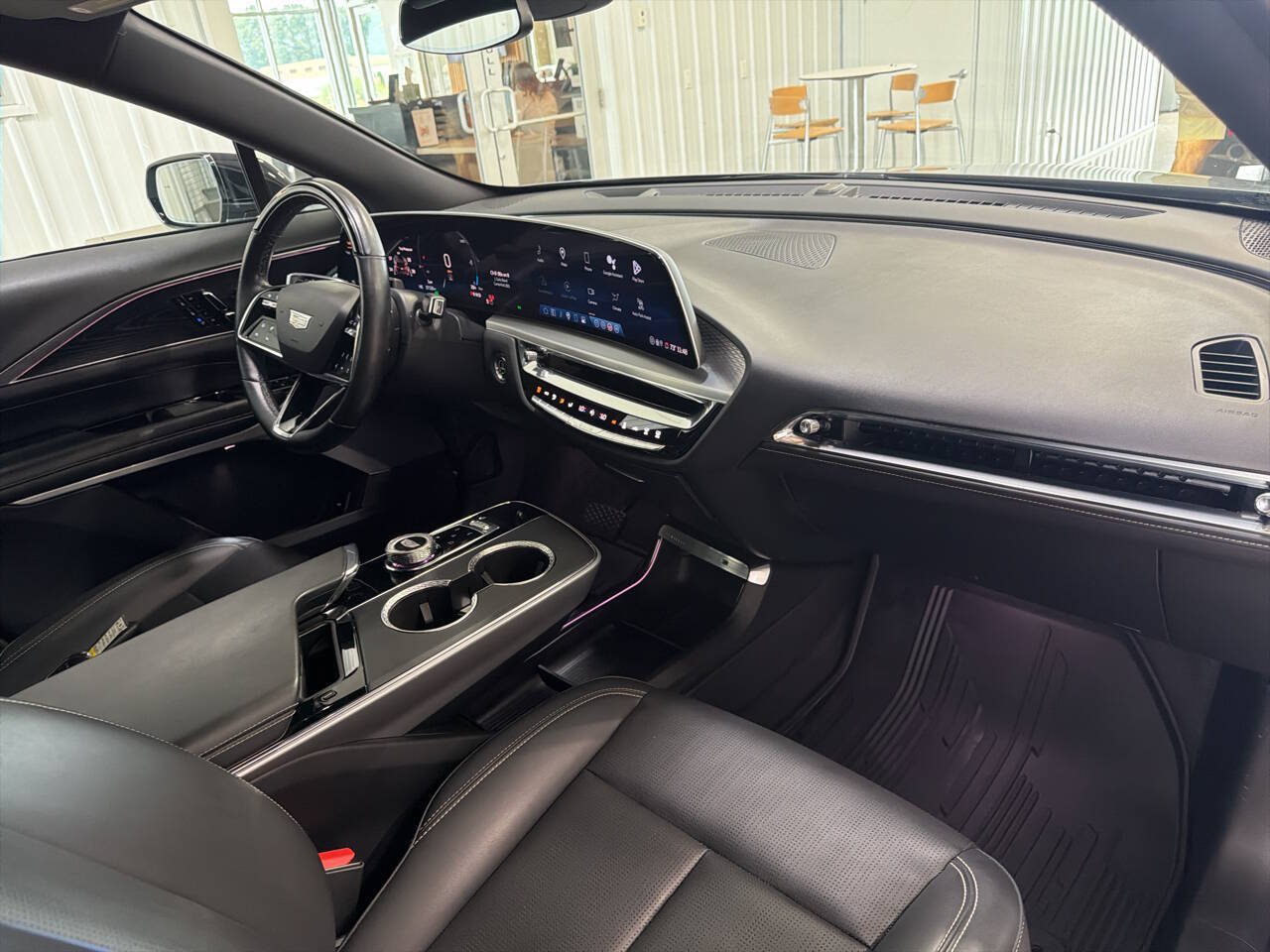Used 2024 Cadillac Lyriq Luxury AWD/4WD image 27