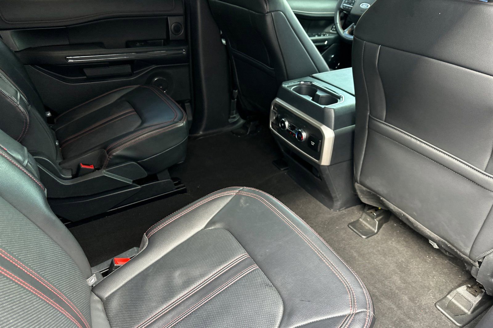 Used 2024 Ford Expedition Limited image 18