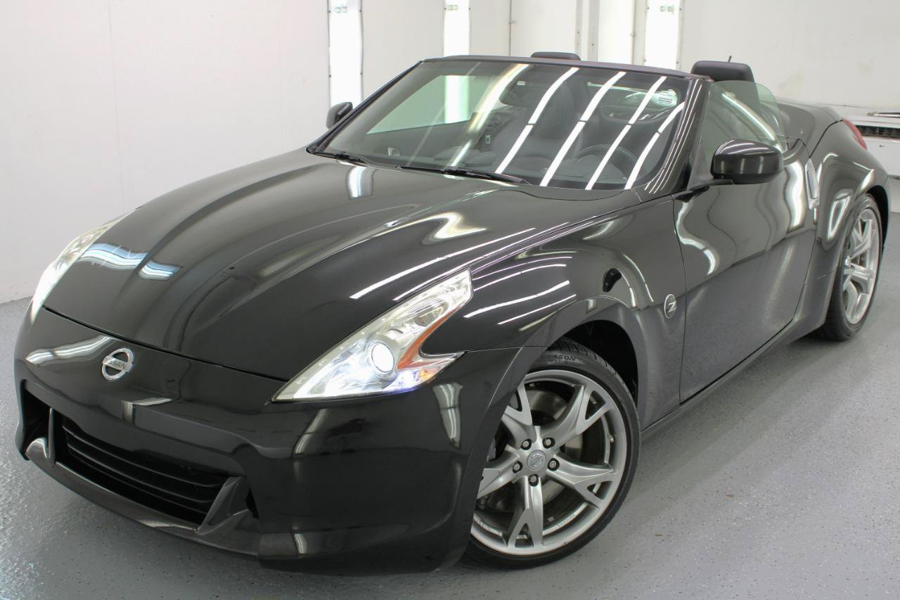 Used 2010 Nissan 370Z Touring w/ Sport Pkg RWD image 36