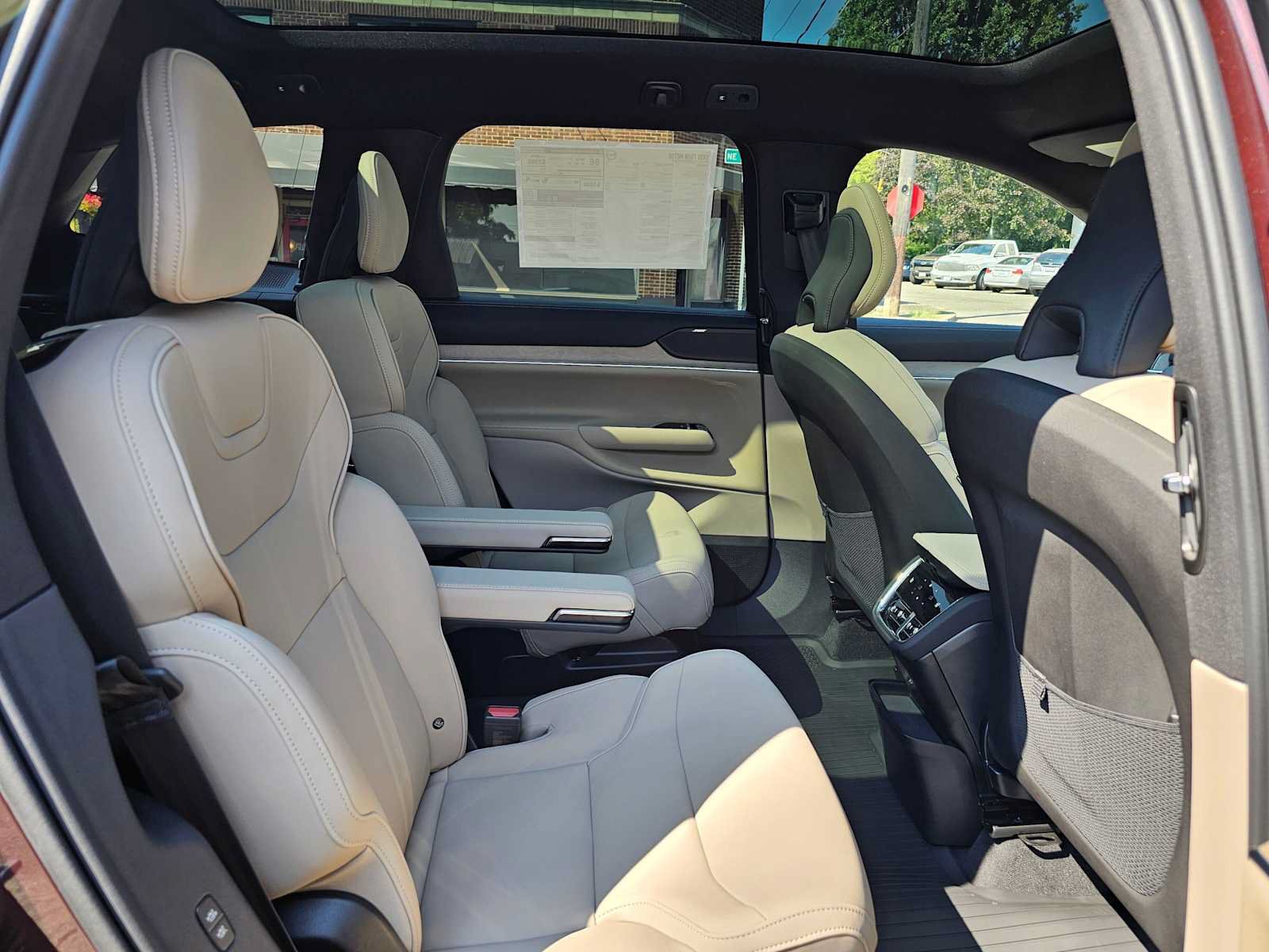 New 2026 Volvo EX90 Plus AWD/4WD image 14