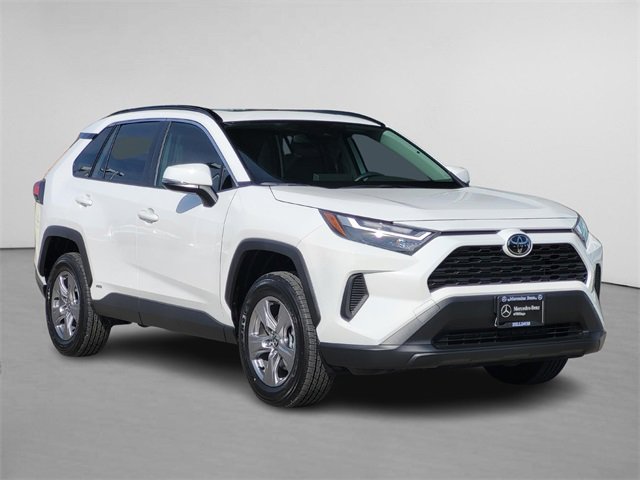 Used 2025 Toyota RAV4 XLE image 1