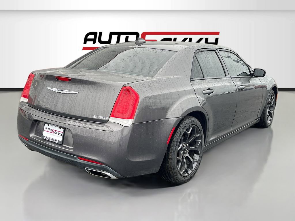 Used 2020 Chrysler 300 Touring w/ Sport Appearance Package image 7