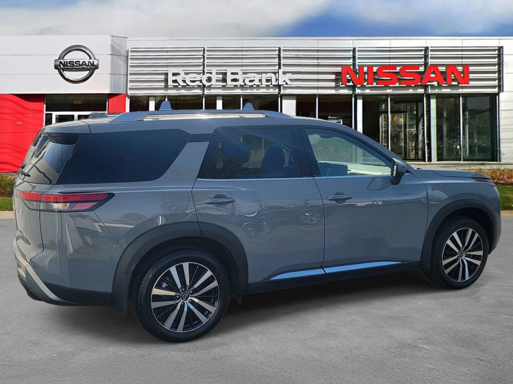 Used 2024 Nissan Pathfinder Platinum AWD/4WD image 6