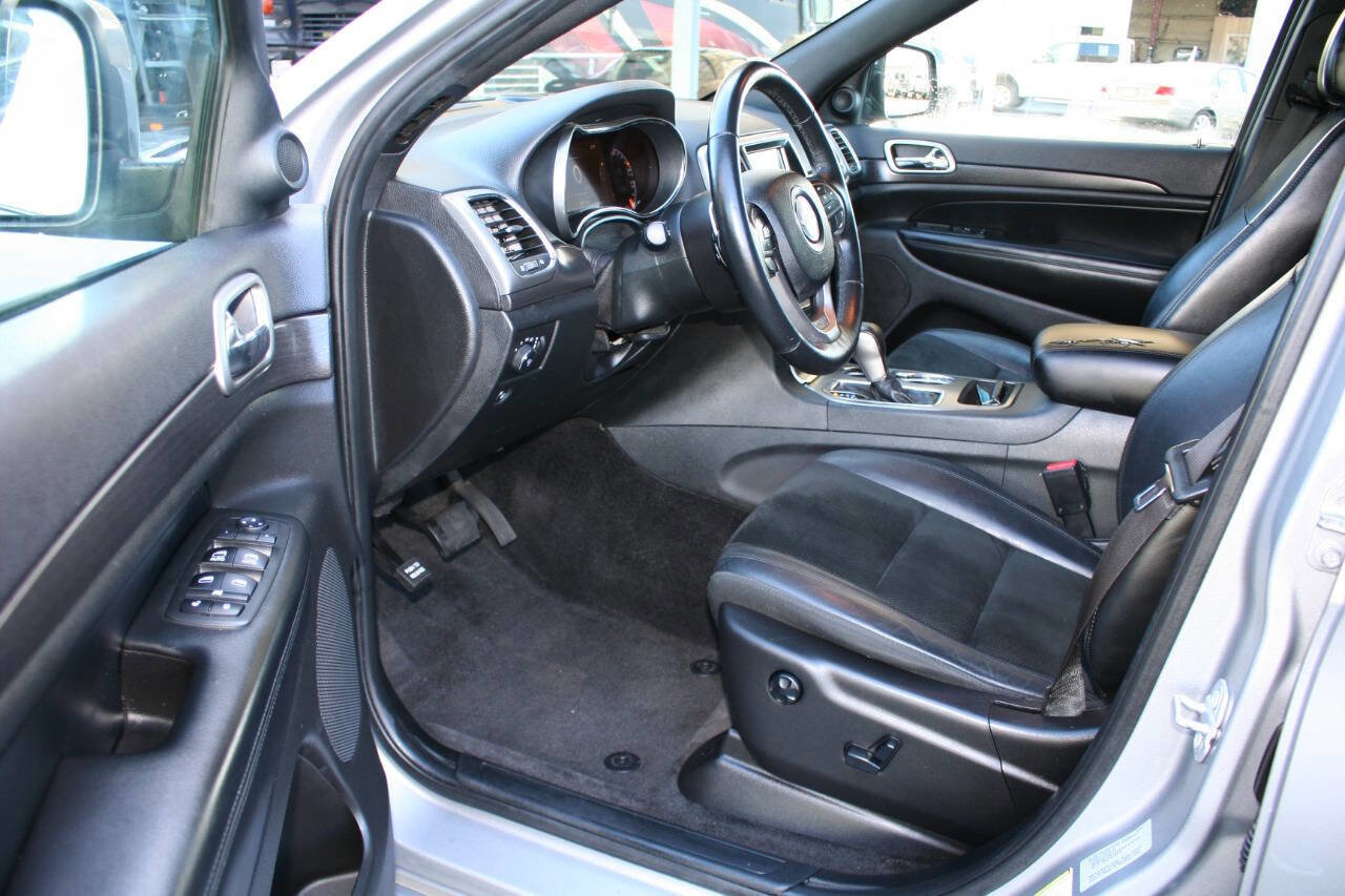 Used 2017 Jeep Grand Cherokee Altitude image 13