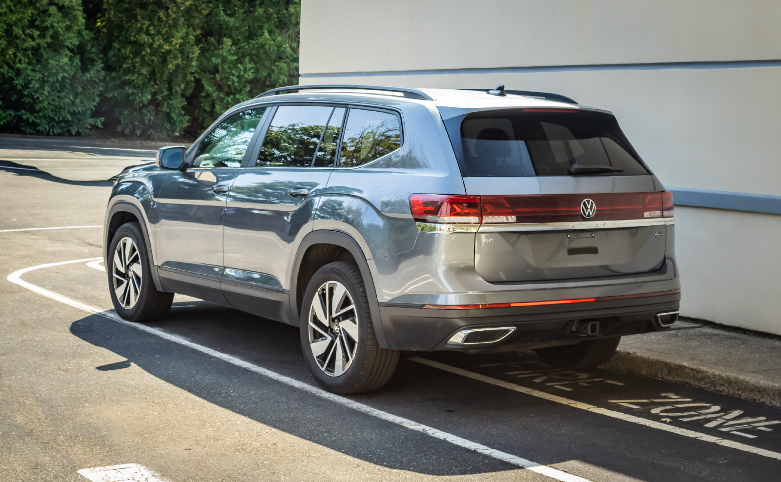 Used 2025 Volkswagen Atlas SE AWD/4WD image 5