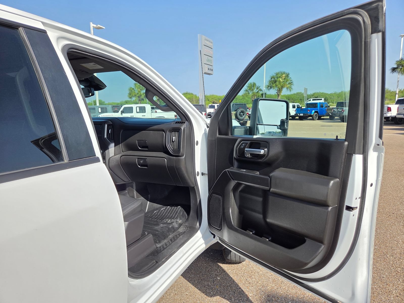 Used 2024 GMC Sierra 3500 Pro AWD/4WD image 21