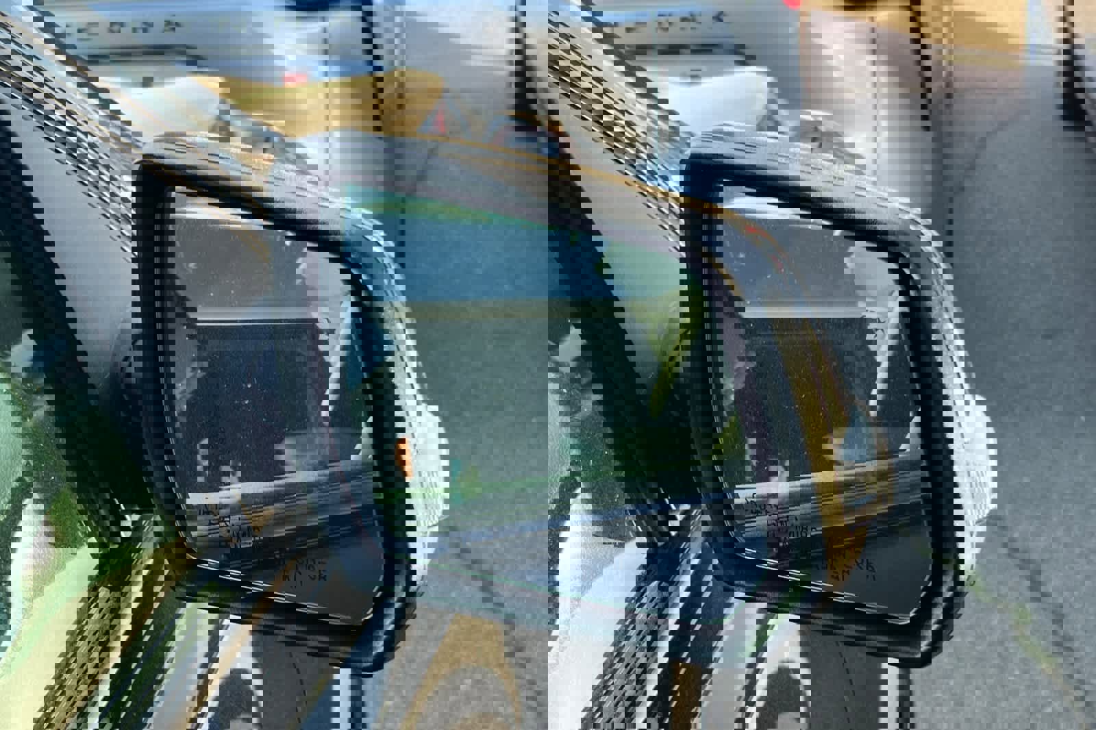 Used 2023 GMC Acadia SLE w/ Elevation Edition image 16