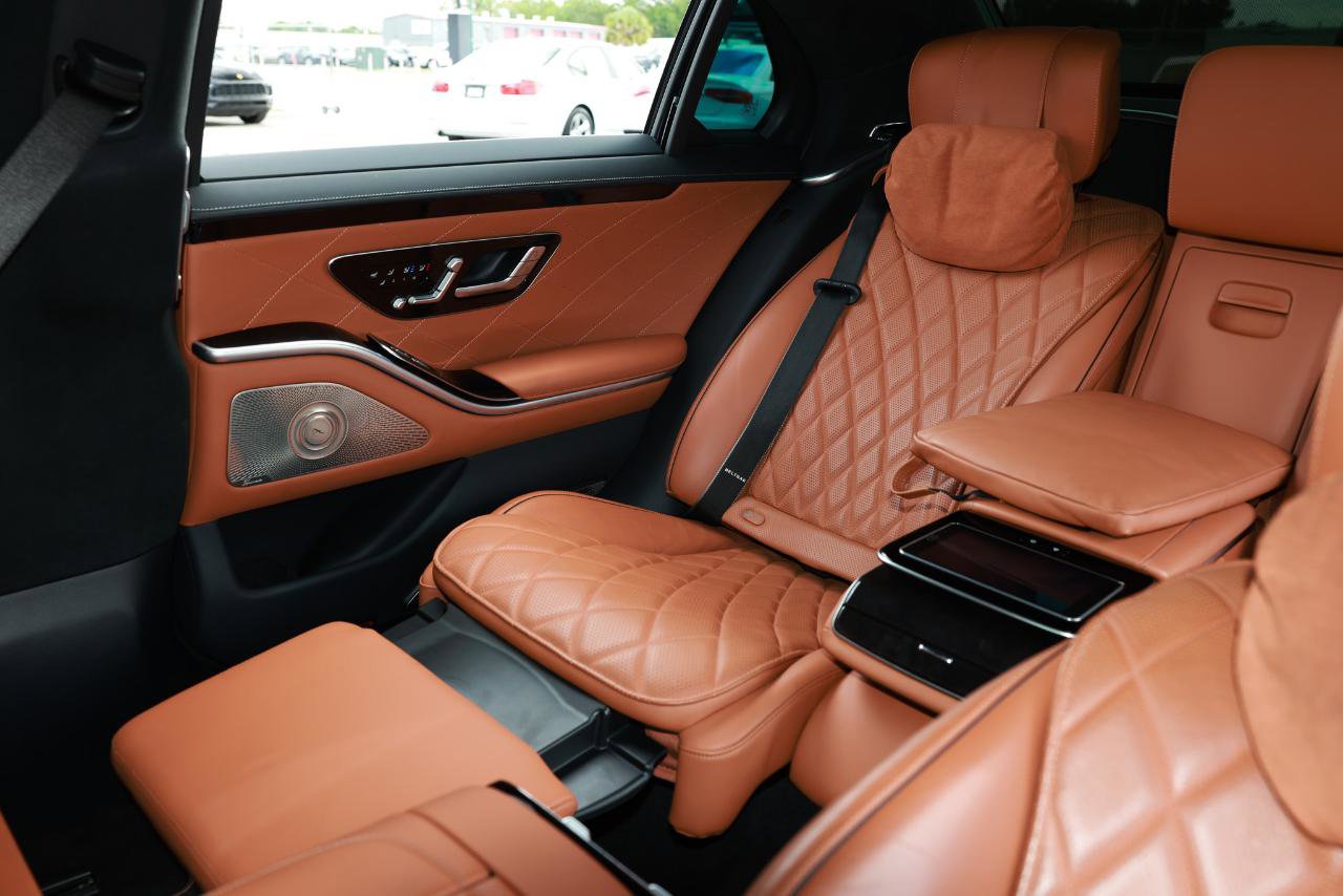 Used 2022 Mercedes-Benz S 580 4MATIC Sedan image 3