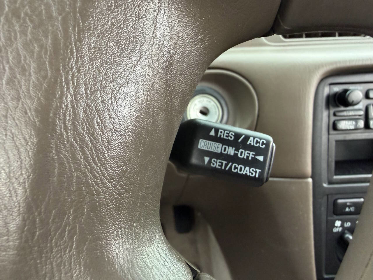 Used 1998 Toyota Camry LE FWD image 17