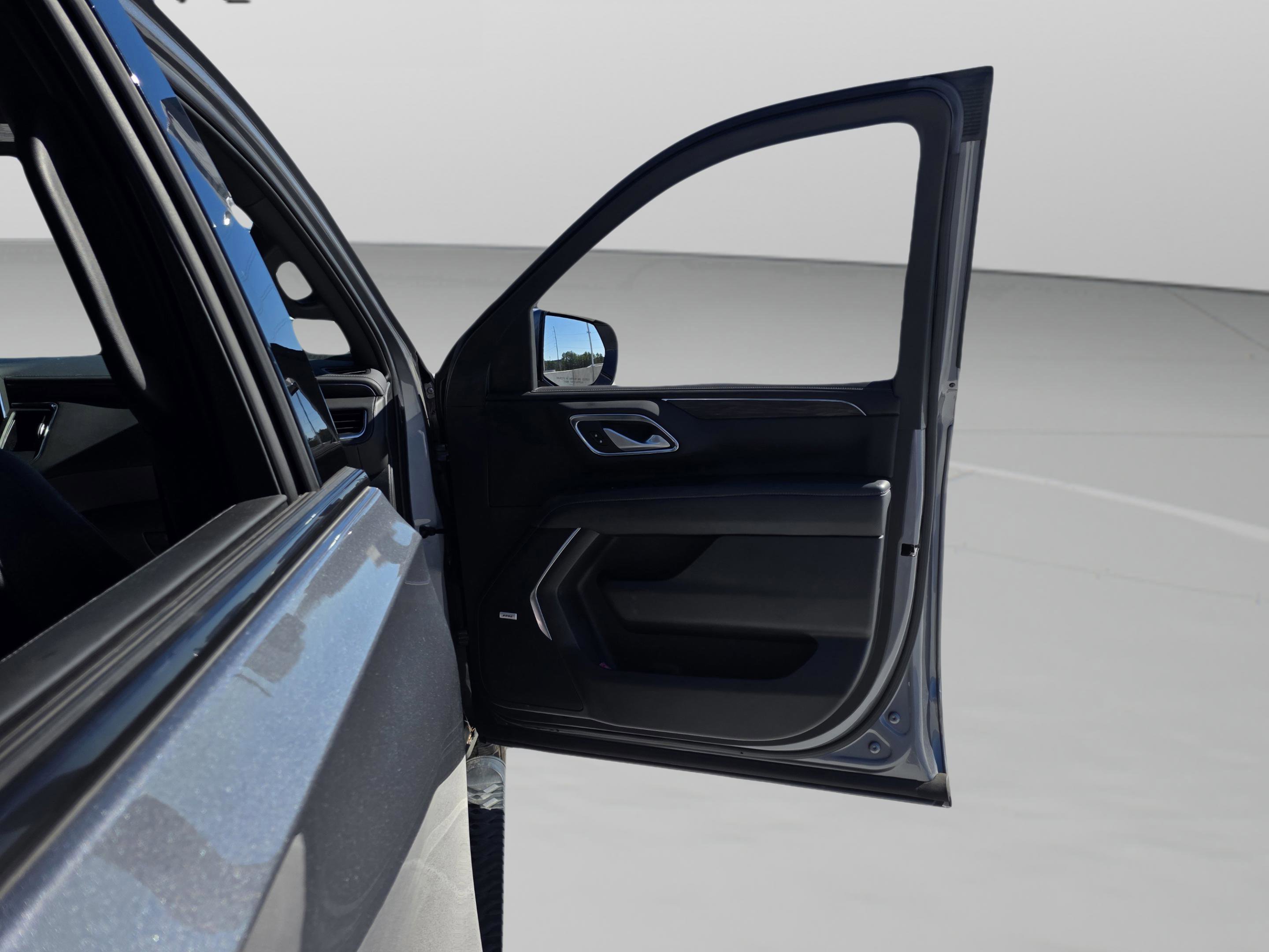 Used 2022 Chevrolet Suburban Z71 w/ Z71 Off-Road Package image 28