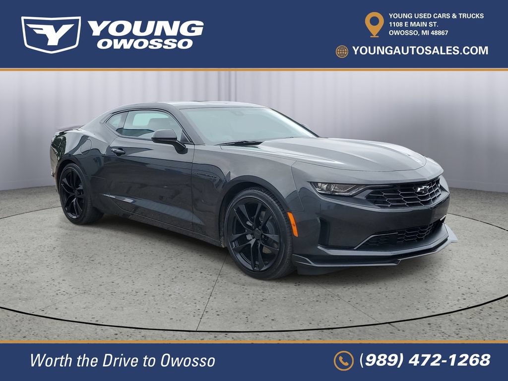 Used 2024 Chevrolet Camaro LT RWD image 2