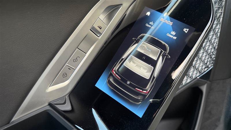 Used 2025 BMW 750e xDrive w/ Executive Package AWD/4WD image 27