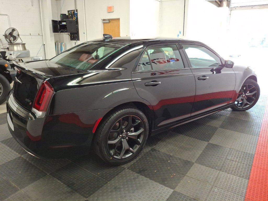 Used 2021 Chrysler 300 S w/ S Model Appearance Package RWD image 12