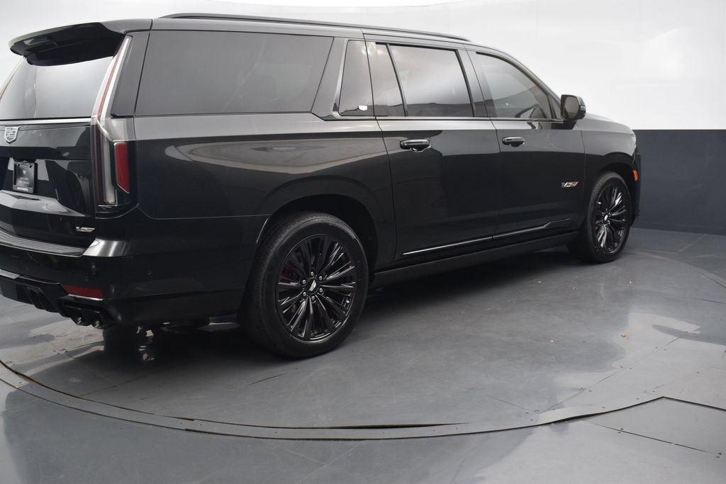 Certified 2024 Cadillac Escalade ESV V w/ LPO, ONYX Package AWD/4WD image 6