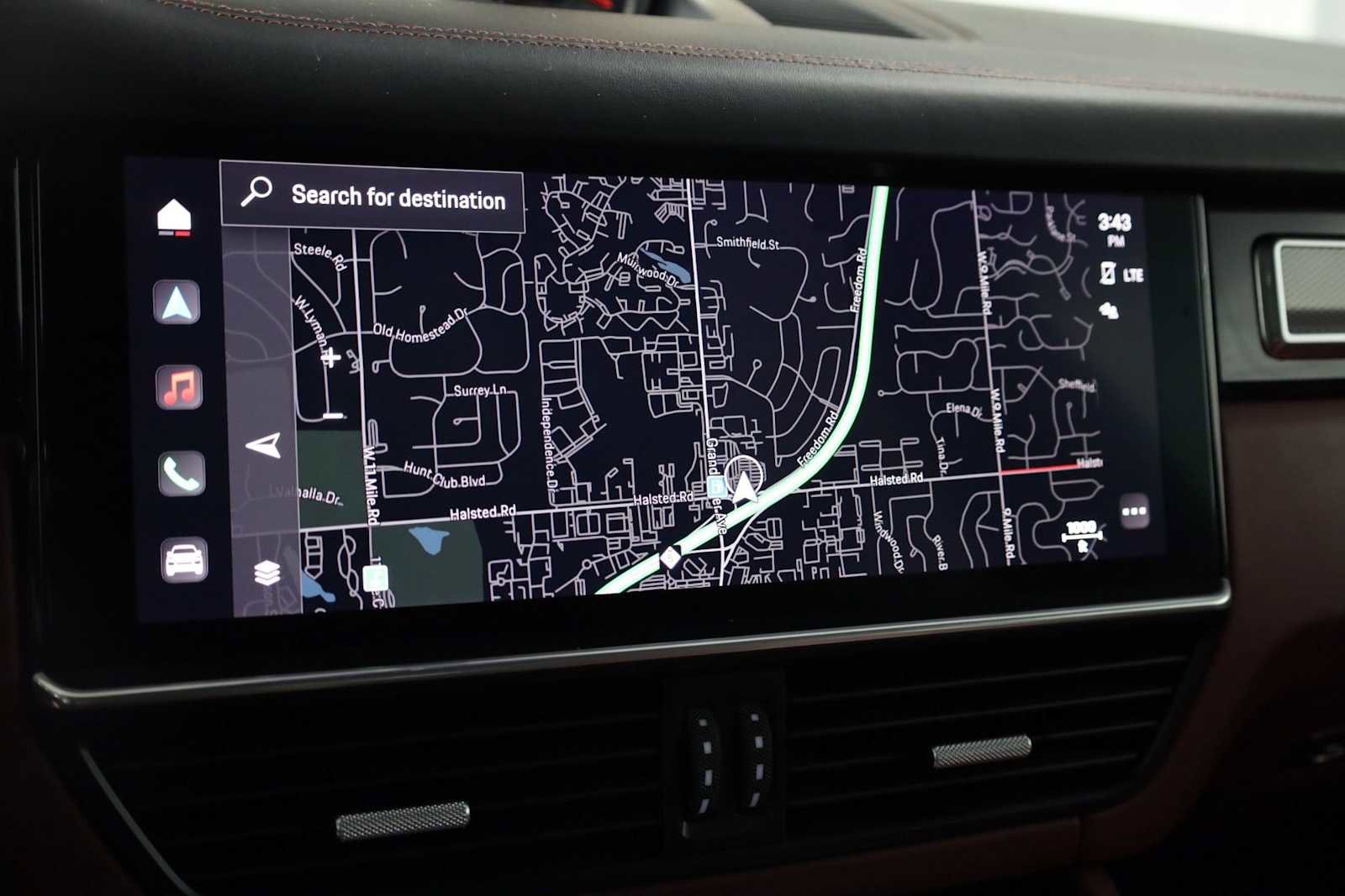 Used 2022 Porsche Cayenne image 33