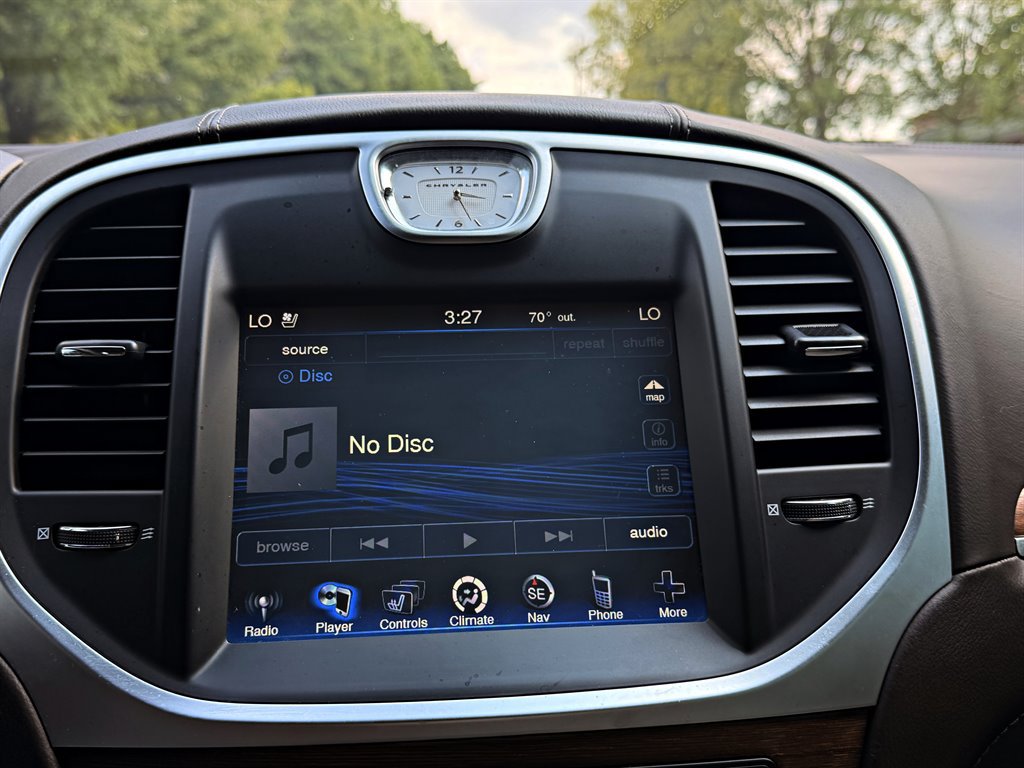Used 2012 Chrysler 300 C Luxury Series w/ 19-Premium Speaker Group RWD image 16