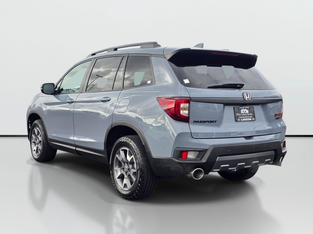 Used 2023 Honda Passport TrailSport image 3