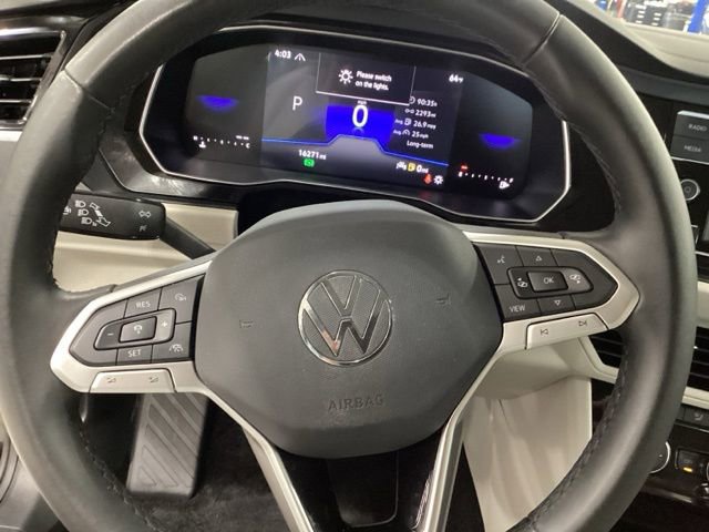 Used 2024 Volkswagen Jetta SE image 19