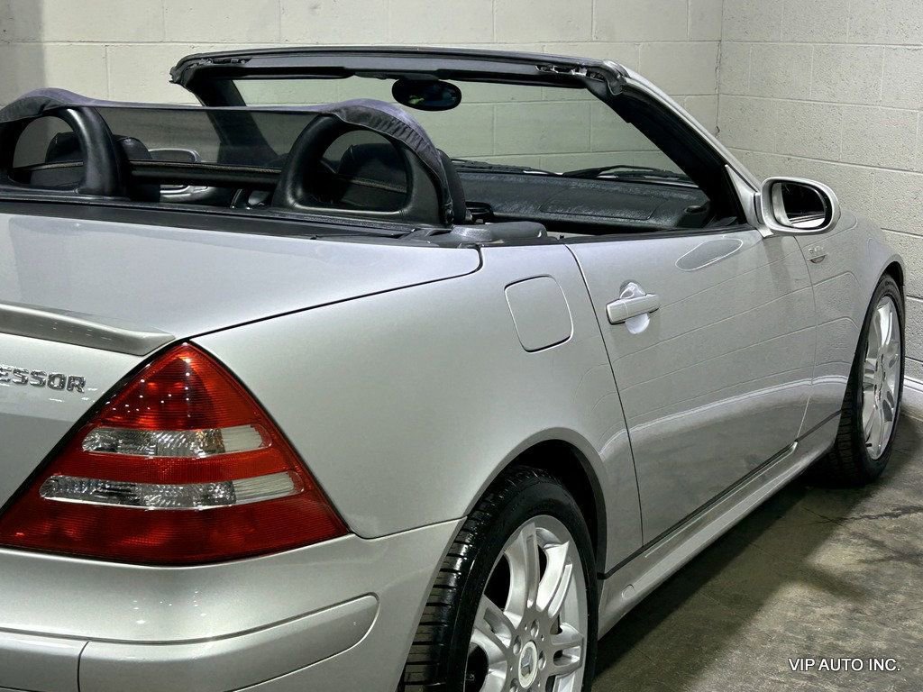 Used 2004 Mercedes-Benz SLK 230 image 16