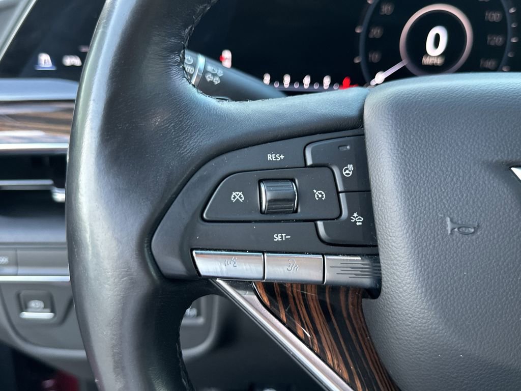 Used 2021 Cadillac Escalade Premium Luxury RWD image 18