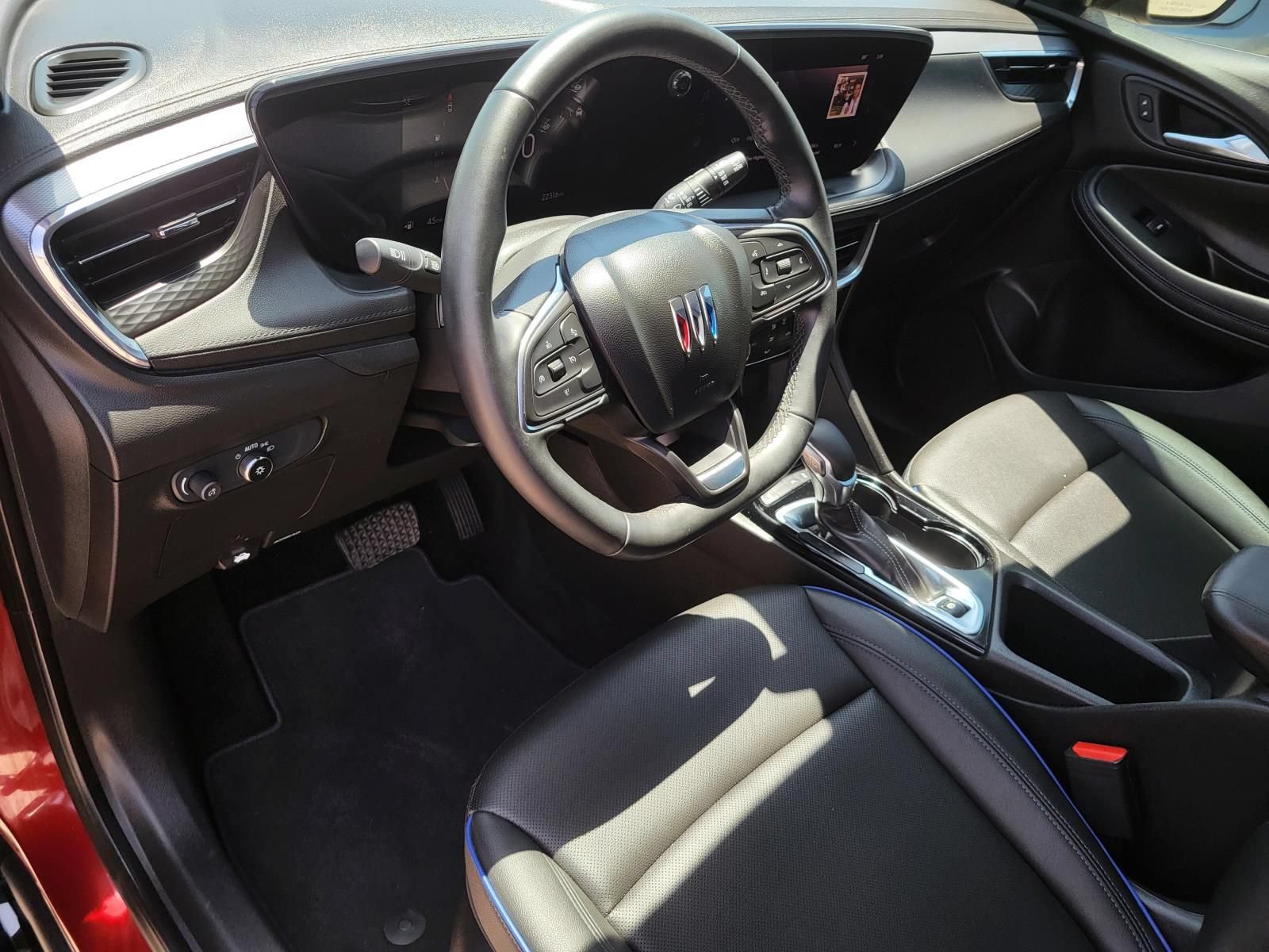 Used 2025 Buick Encore GX Sport Touring w/ Advanced Technology Package FWD image 24