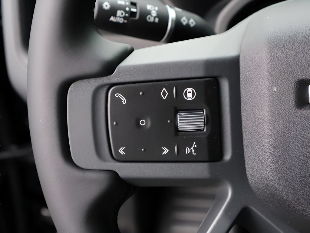 New 2026 Land Rover Defender 110 X-Dynamic SE AWD/4WD image 28