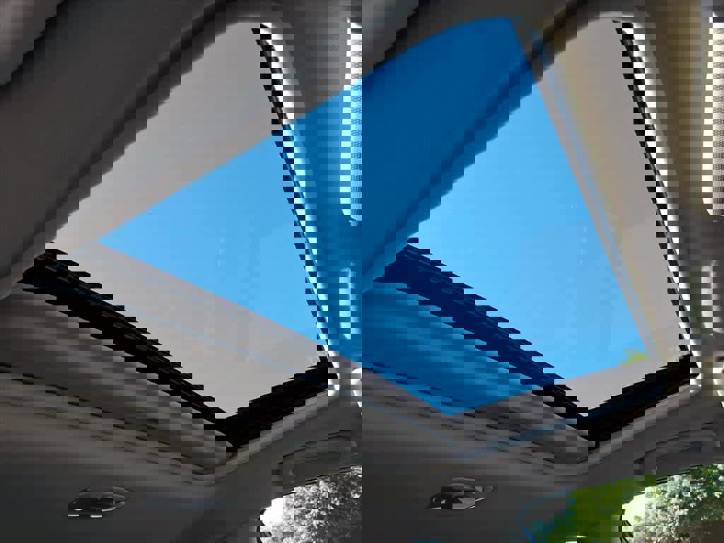 Certified 2025 Subaru Crosstrek 2.0i Premium image 17