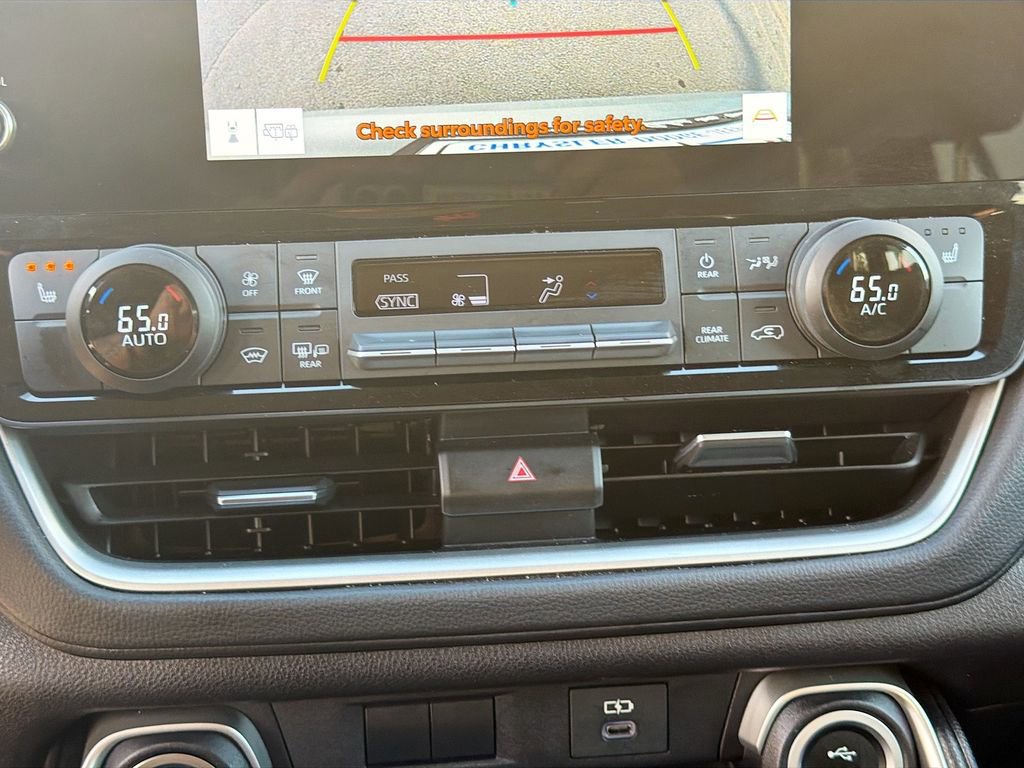 Used 2025 Toyota Grand Highlander FWD image 33