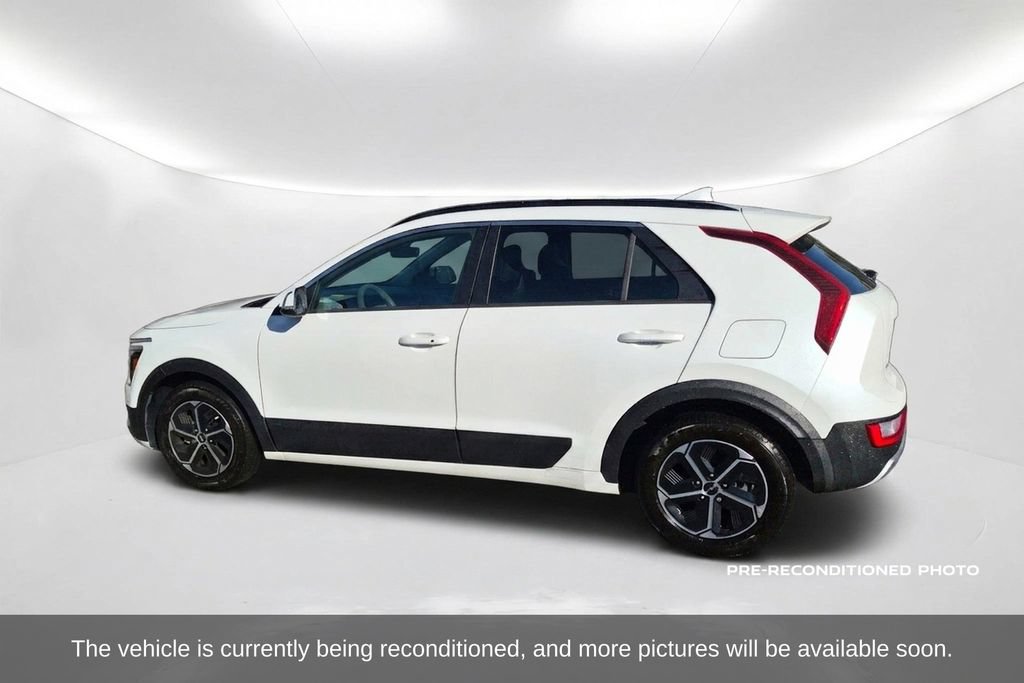 Used 2023 Kia Niro EX FWD image 9