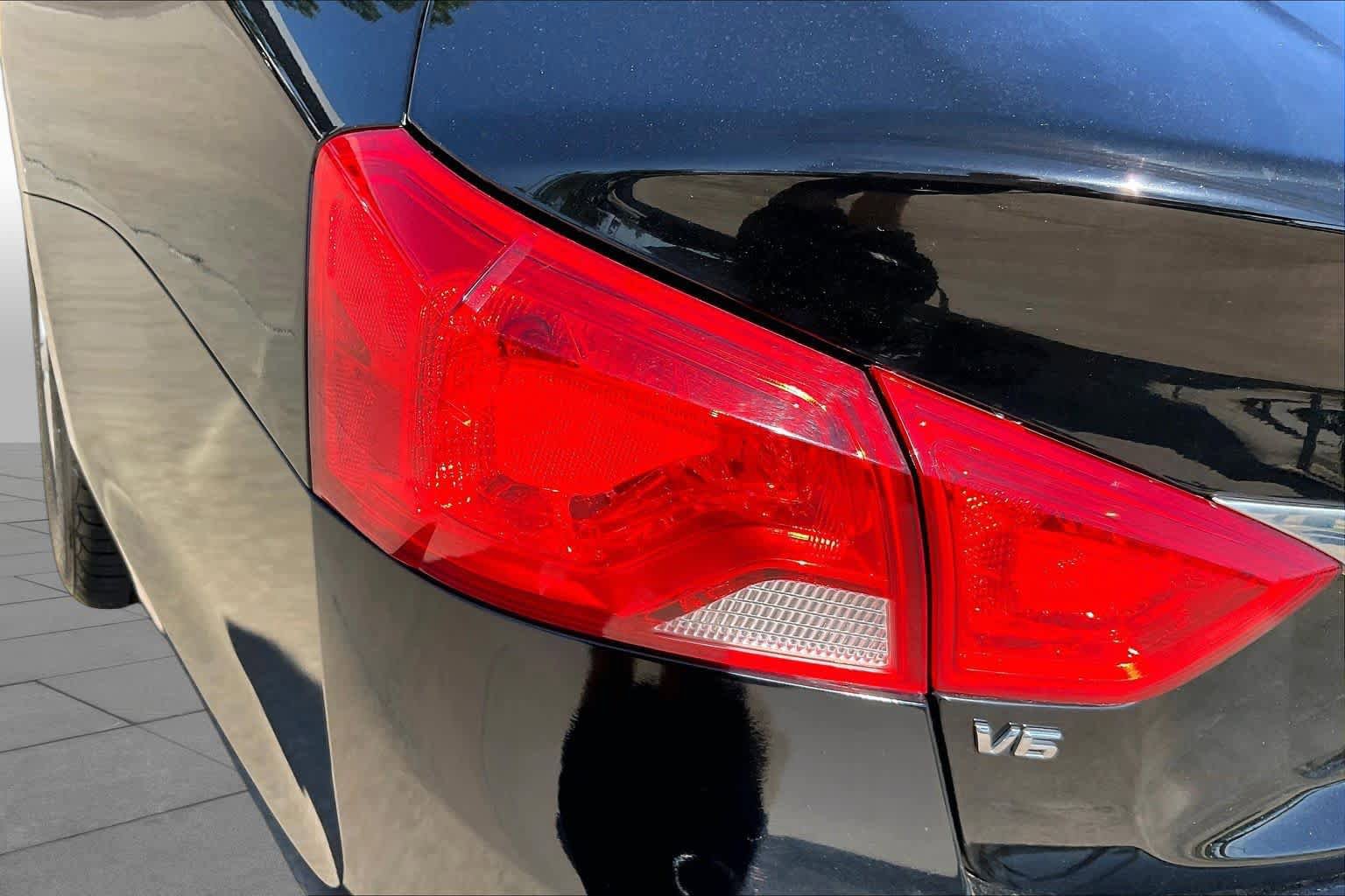 Used 2017 Chevrolet Impala LT FWD image 26