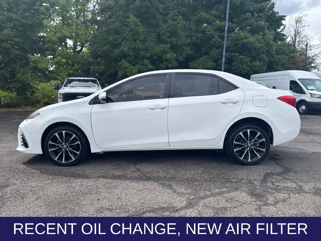 Used 2017 Toyota Corolla SE FWD image 2