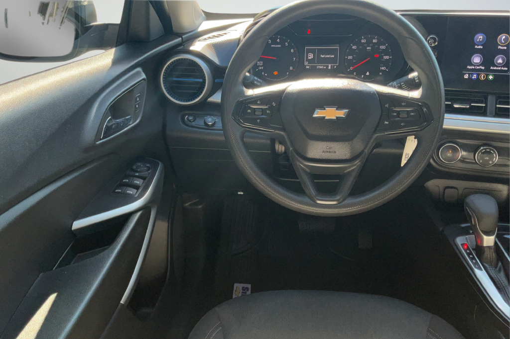 Used 2025 Chevrolet Trax LS w/ Driver Confidence Package FWD image 14